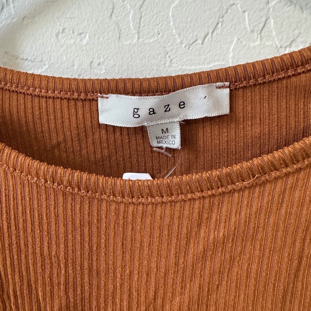 gaze Rust Ribbed Ruched Crop Top - Picture 2 of 2